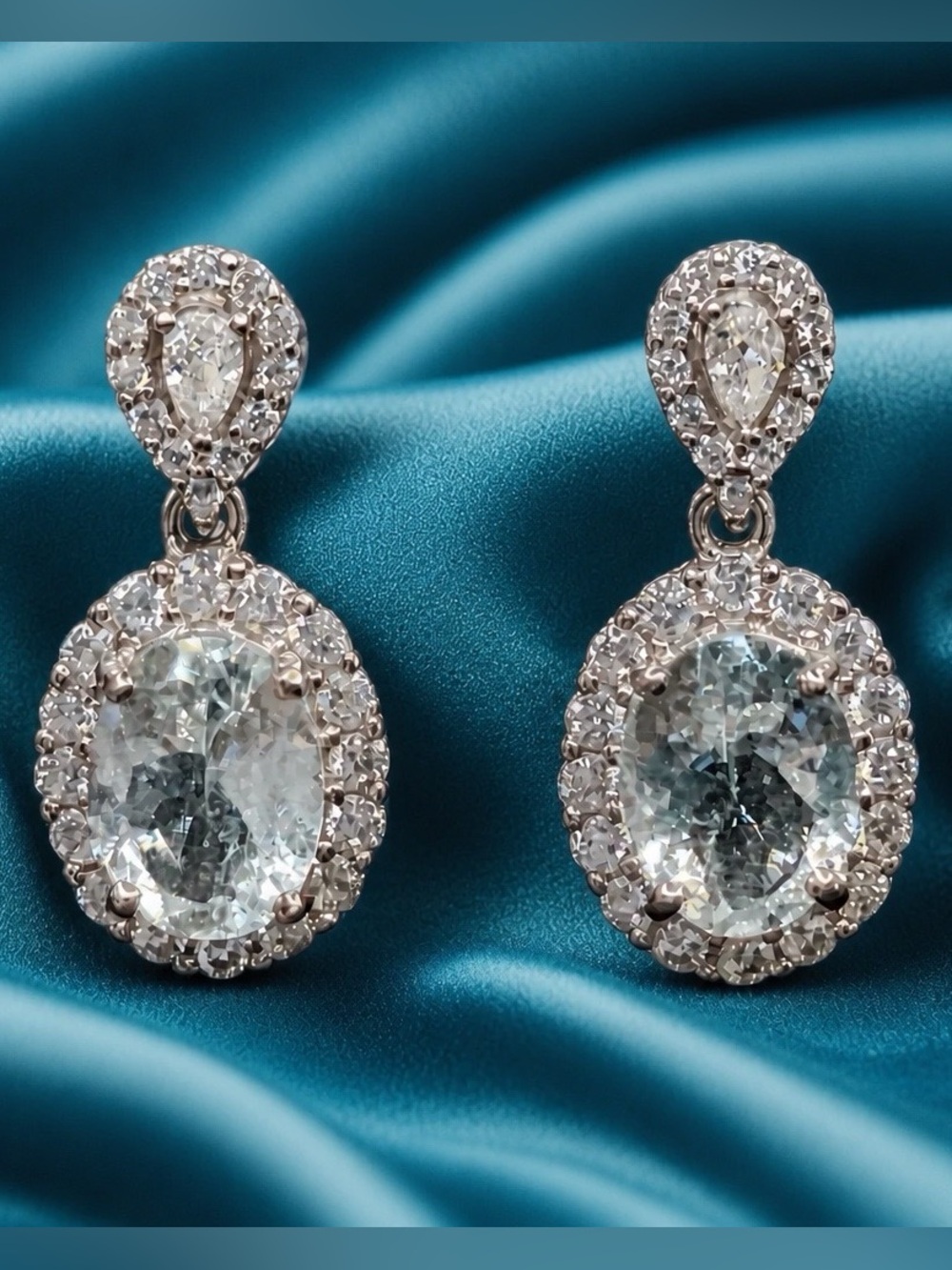 Natural Aquamarine from Madagascar set in rhodium over 925 Sterling Silver. NEW!